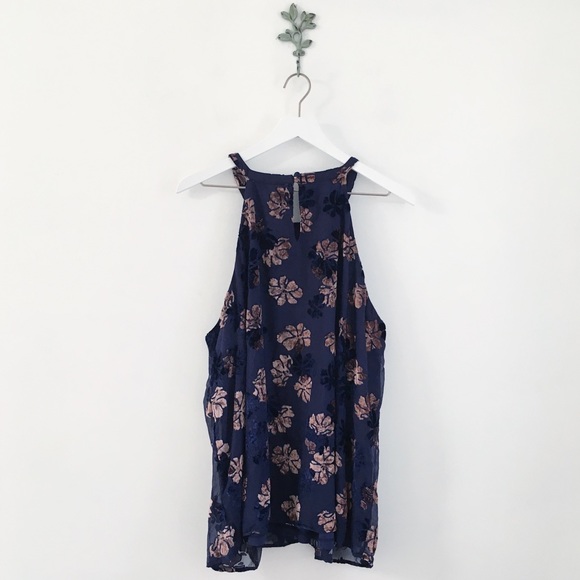 Torrid Floral Velvet Mock Neck Tank Size 1X - Picture 4 of 6